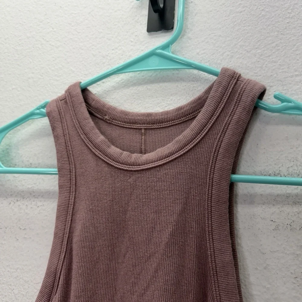 Lululemon Hold Tight Cropped Tank Top Shirt Purple Ribbed Gym Yoga Size 6-8